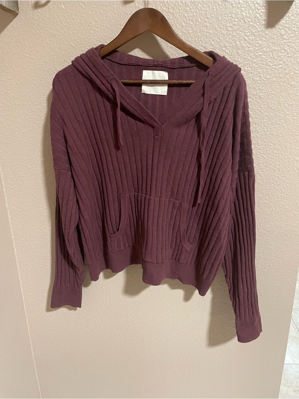 Ribbed V-Neck Hoodie Sweater in Plum